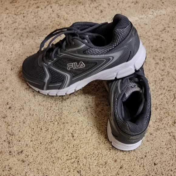Fila Womens Running Sneakers Size 8.5 - Picture 1 of 5